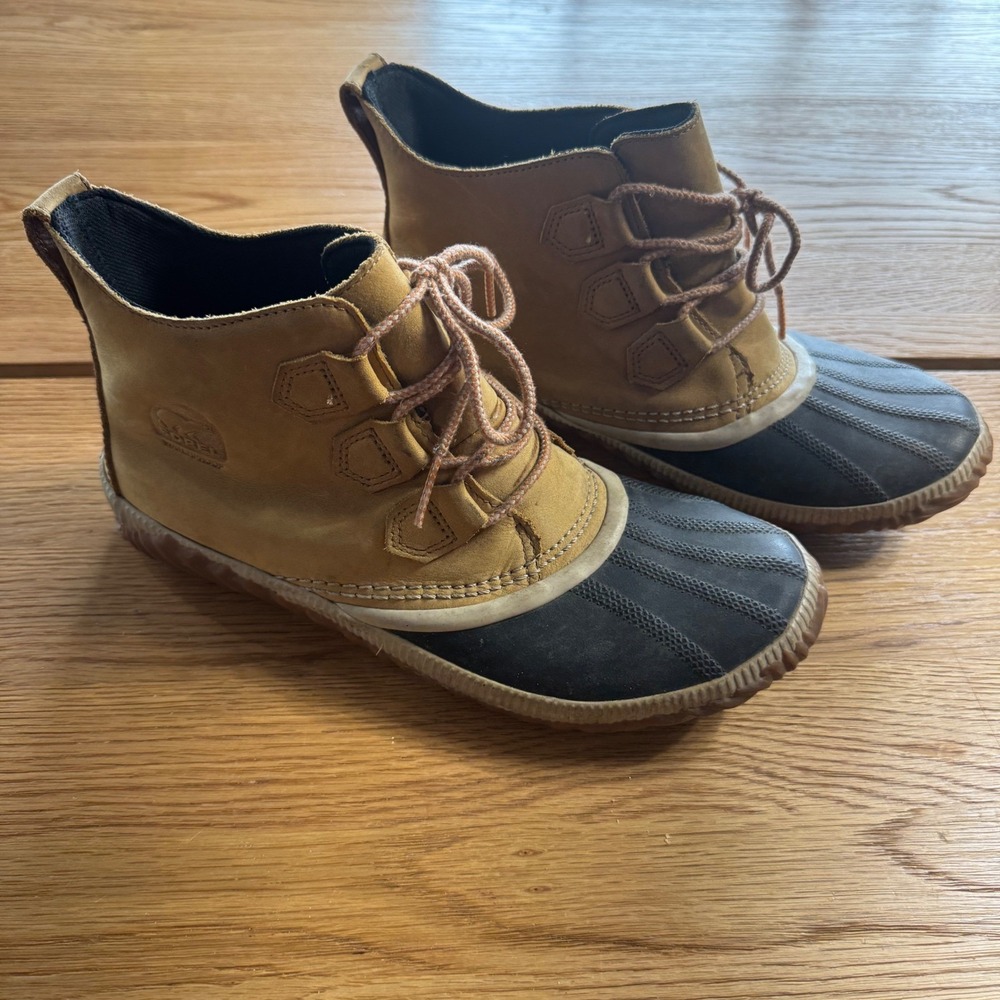Sorel Out N About Plus Waterproof Duck Boots Tan Black Leather Boots Size 10.5